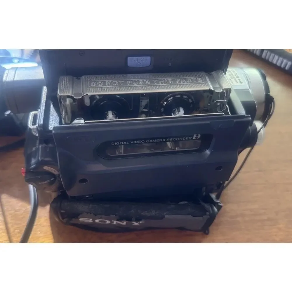 Fully Tested Sony DCR-TRV140 Digital8 Camcorder Bundle